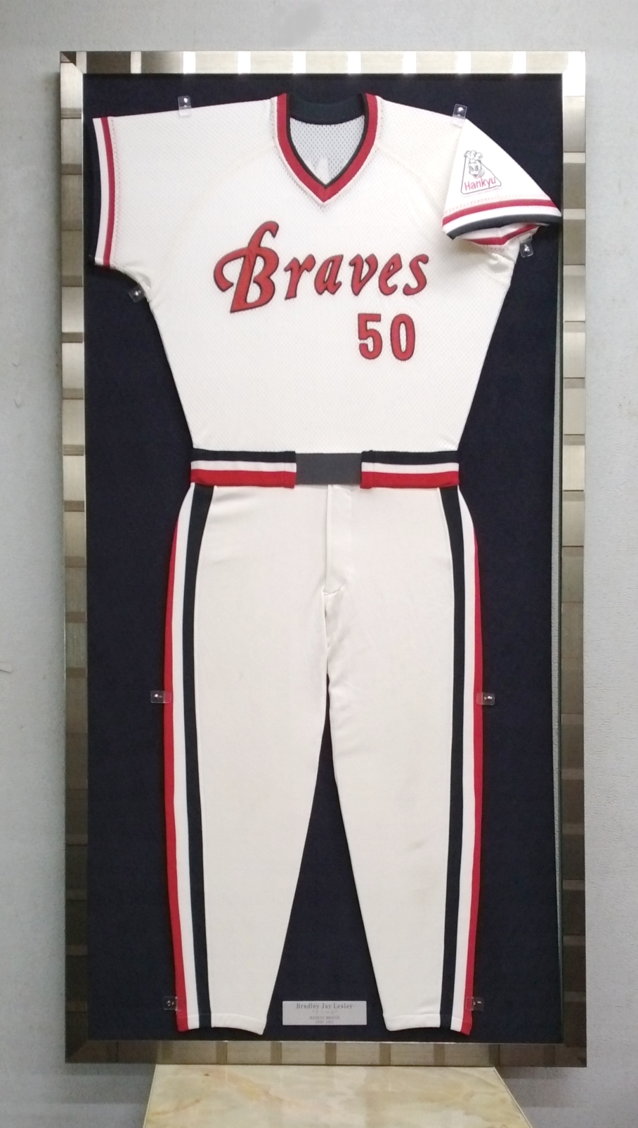 �A�j�}���E���X���[���j�t�H�[���z��